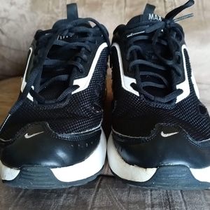 Nike air men's size 9 light defects
